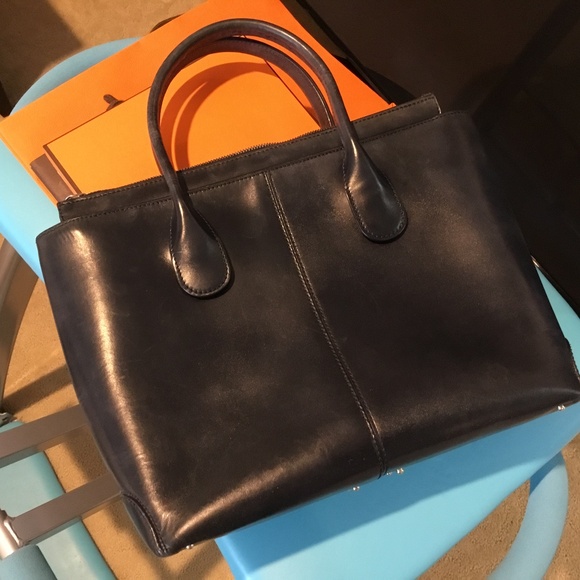 Tod’s Vintage Navy D-Bag - Picture 11 of 15